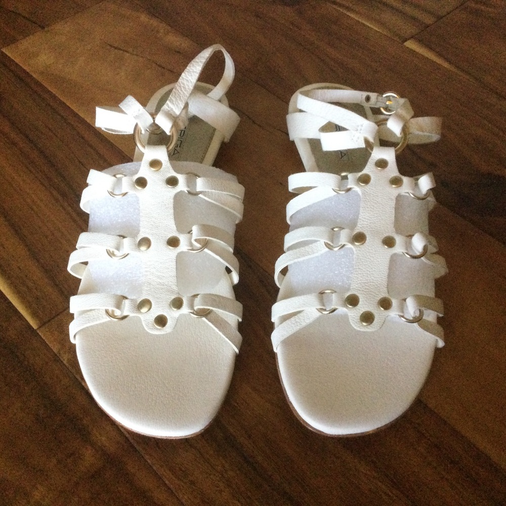 ✔️ Via Spiga Flat Leather Ankle Buckle Sandal Size 9